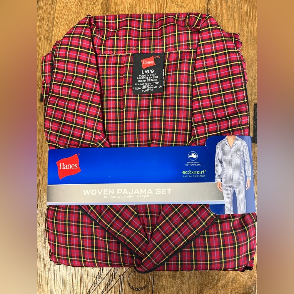 Hanes woven pajama set. 55% Cotten 45% polyester. Size large. NWT.